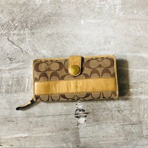 Coach Signature Wallet